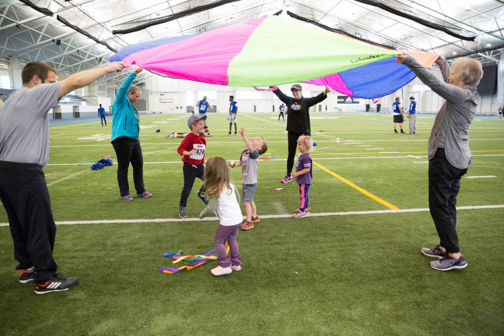 Parachute fun for little Lakers